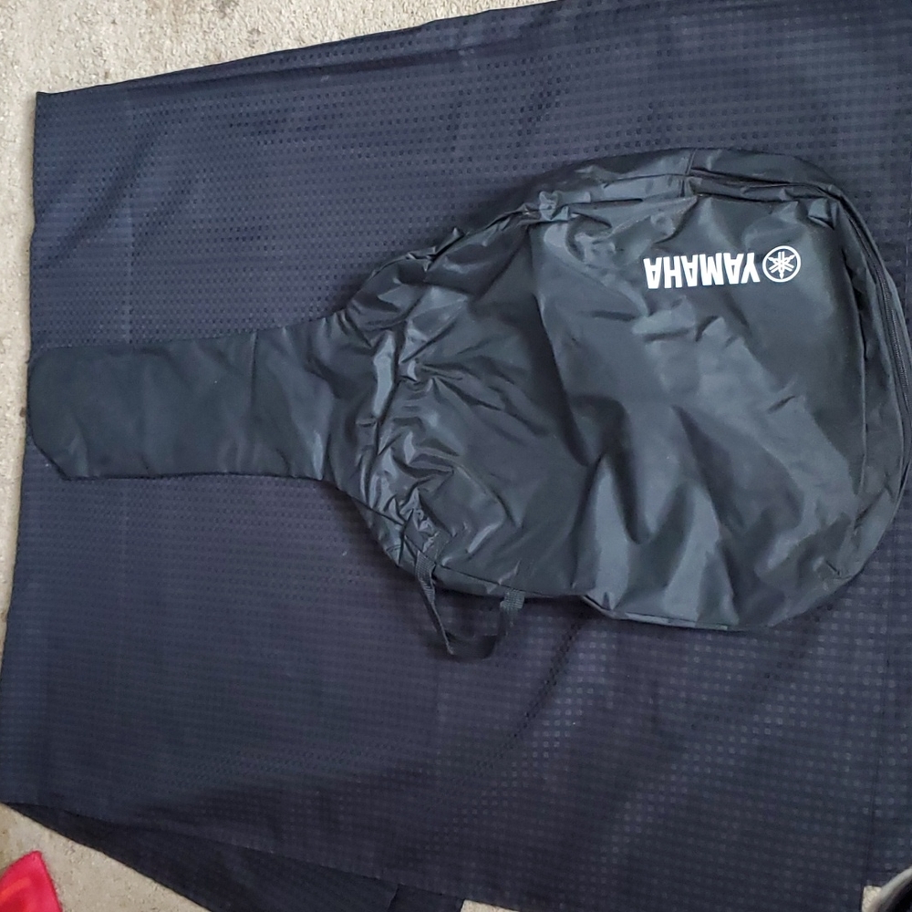 Yamaha, black, guitar, nylon, tote bag, gig bag, carry bag, instrument bag,
